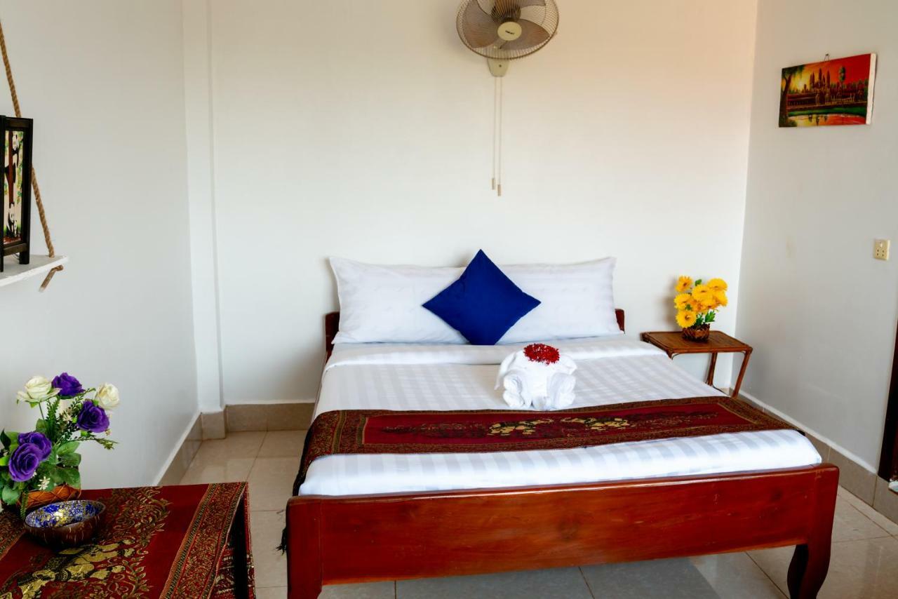 Royal Sok Chhan Siem Reap Bagian luar foto