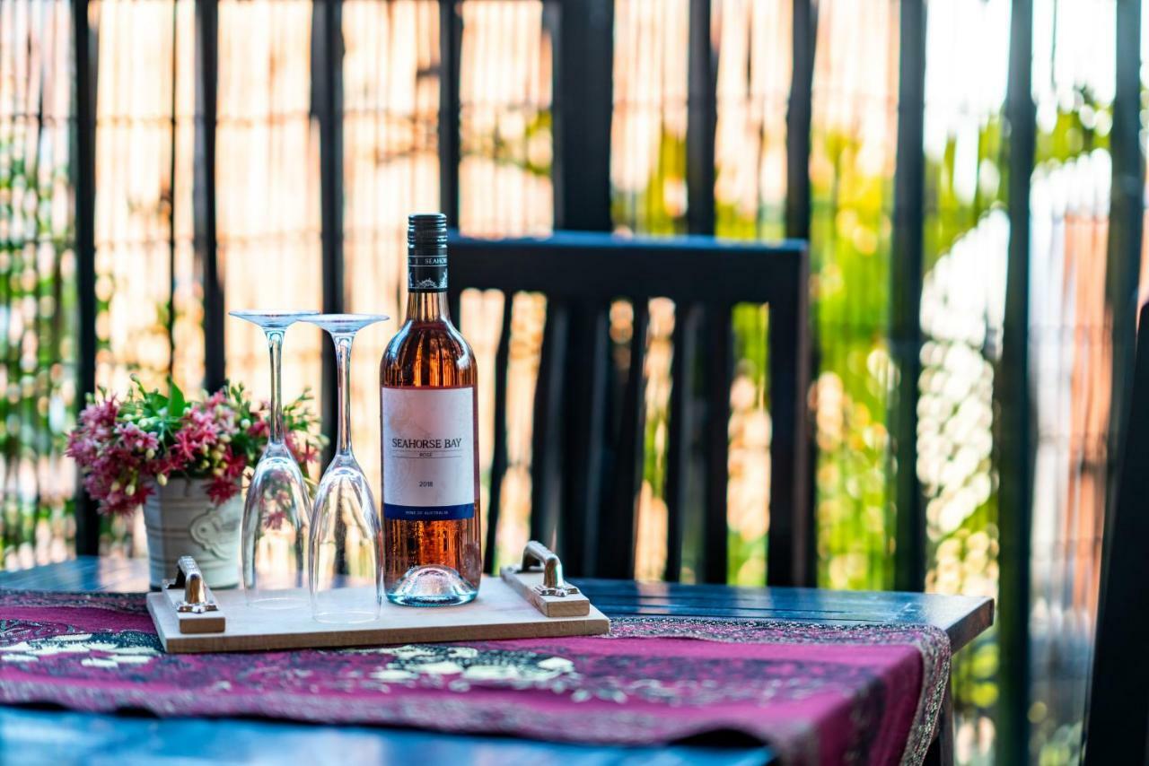 Royal Sok Chhan Siem Reap Bagian luar foto